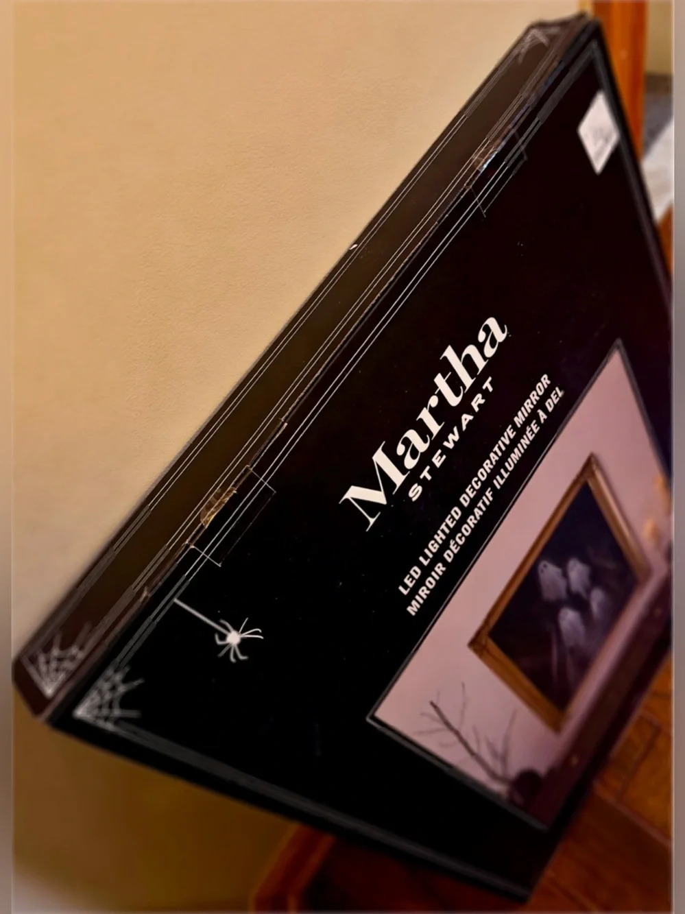VIRAL MARTHA STEWART 4-GHOST STAIRCASE LED MIRROR — BRAND NEW IN BOX